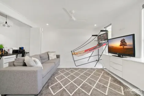 Property photo of 25A Lexington Drive Lammermoor QLD 4703