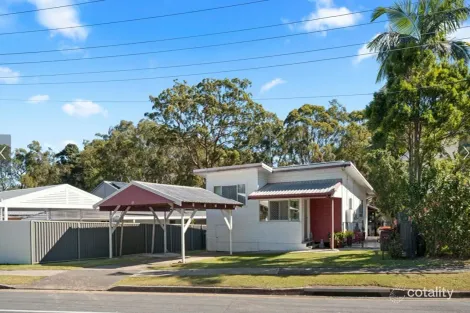 61 Ridgeway Ave, Southport, QLD 4215