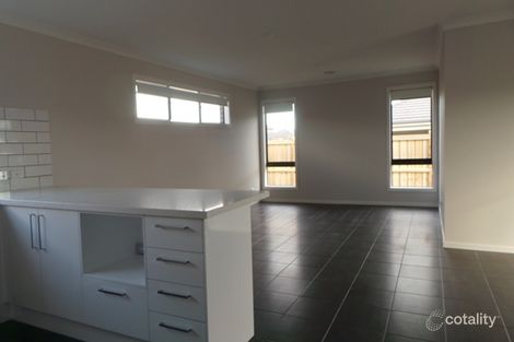Property photo of 3 Lyndys Lane Cranbourne North VIC 3977
