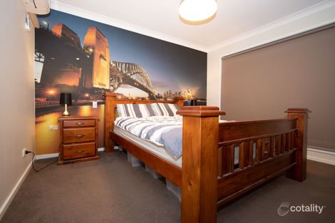 Property photo of 4 Graetz Court Lavington NSW 2641