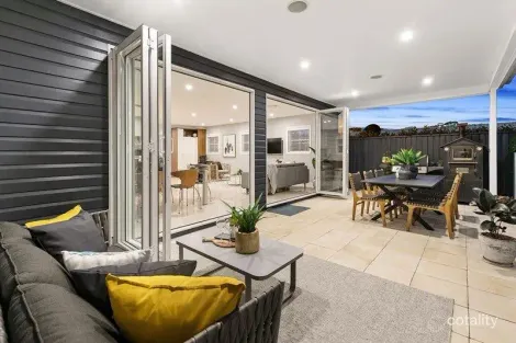 Property photo of 71 Thackeray Street Norman Park QLD 4170