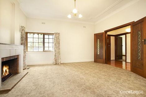 Property photo of 2 Aisbett Avenue Camberwell VIC 3124