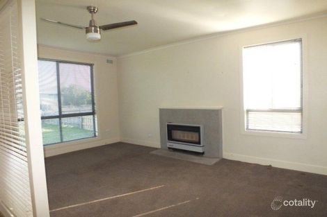 Property photo of 46 Wattle Avenue Wendouree VIC 3355