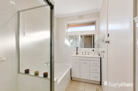 Property photo of 5 Glen Road Glen Waverley VIC 3150