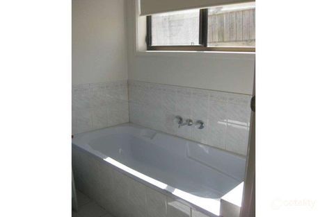 Property photo of 35 Dove Tree Crescent Sinnamon Park QLD 4073