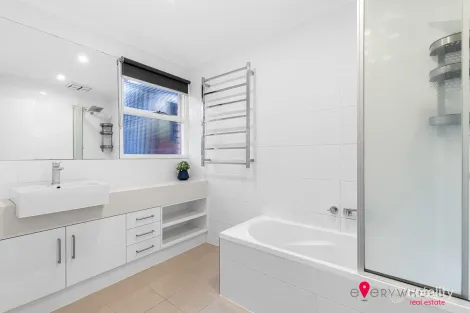 Property photo of 34 Rowes Road Werribee VIC 3030
