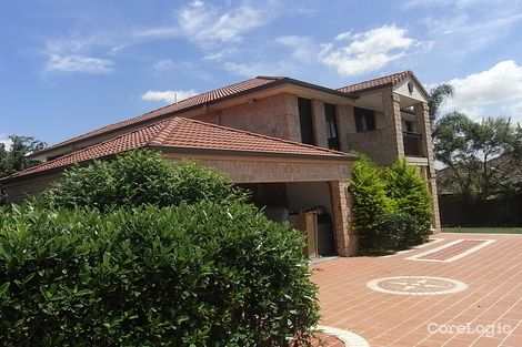 Property photo of 13 Winster Close Sinnamon Park QLD 4073