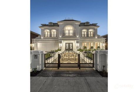 Property photo of 9 Rose Avenue Glen Waverley VIC 3150