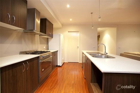 Property photo of 19 Lambertia Loop Caroline Springs VIC 3023