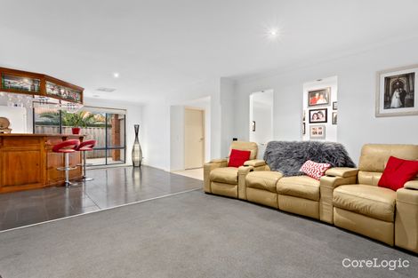 Property photo of 16 Gallery Way Pakenham VIC 3810
