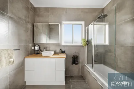 Property photo of 3 Langtree Avenue Wangaratta VIC 3677