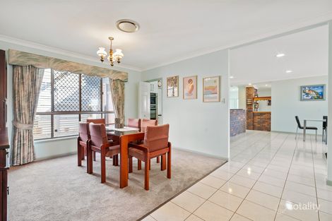 Property photo of 34 Boorala Crescent Eight Mile Plains QLD 4113