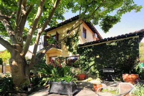 8 James Rd, Swanbourne, WA 6010