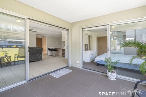 Property photo of 1401/67 Linton Street Kangaroo Point QLD 4169