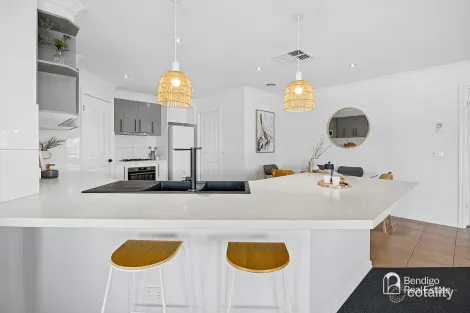 Property photo of 11A Paperbark Court Strathdale VIC 3550