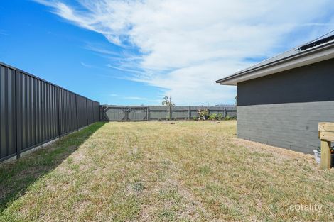 Property photo of 41 Seaside Boulevard Fern Bay NSW 2295