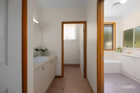 Property photo of 24 Lorikeet Road Regency Downs QLD 4341