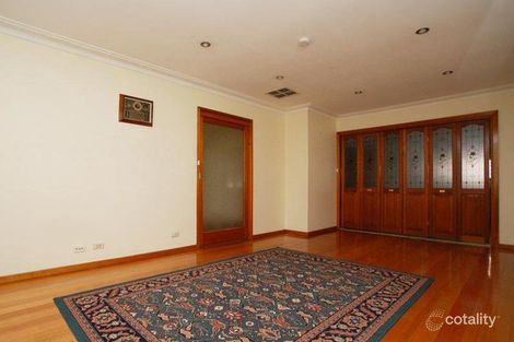 Property photo of 4 Freeland Grove Jacana VIC 3047