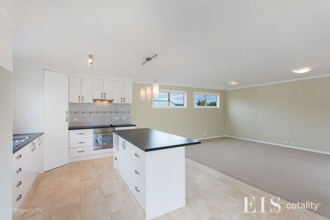 Property photo of 3/104-106 Willowbend Road Kingston TAS 7050