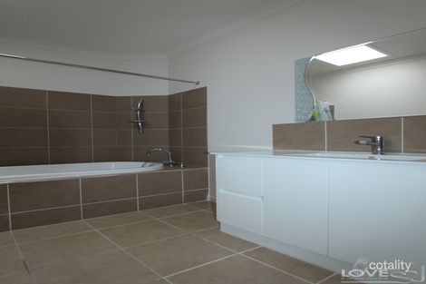 Property photo of 10 Manor House Drive Epping VIC 3076