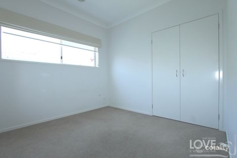 Property photo of 10 Manor House Drive Epping VIC 3076