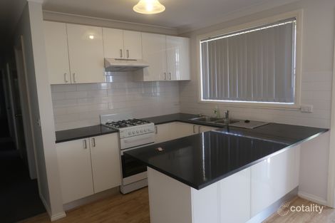 Property photo of 4 Murdoch Place Kelso NSW 2795