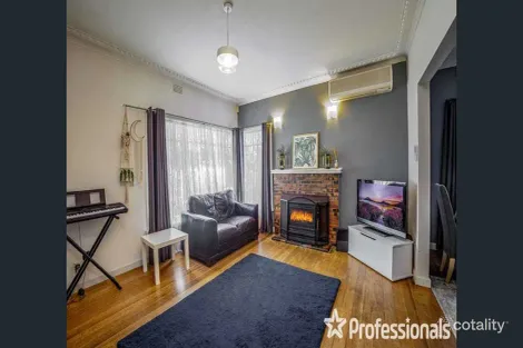 Property photo of 27 Rodgers Street Yarram VIC 3971