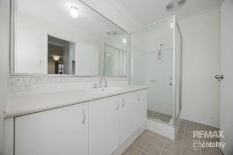Property photo of 5 Featherstone Gardens Butler WA 6036