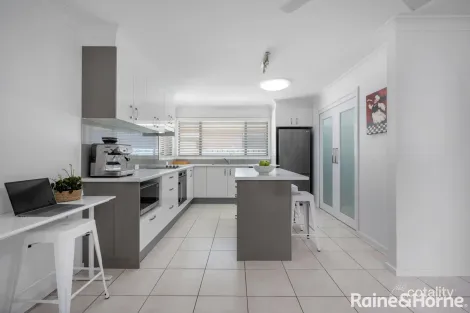 Property photo of 4 Cavalier Parade Bomaderry NSW 2541