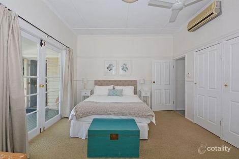 1 Hibiscus St, Urangan, QLD 4655