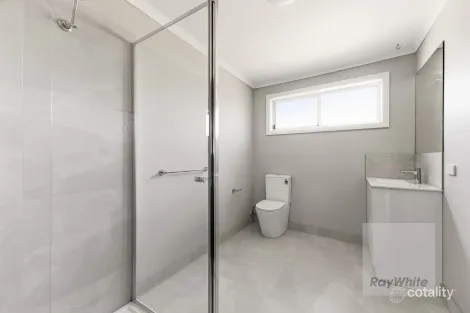 Property photo of 67 Veronica Crescent Mill Park VIC 3082