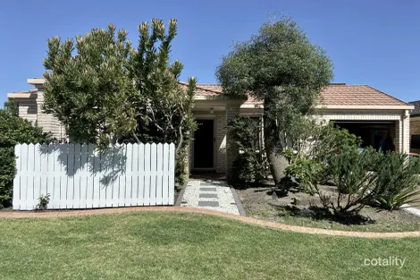 Property photo of 11 Shearer Crescent Blue Haven NSW 2262