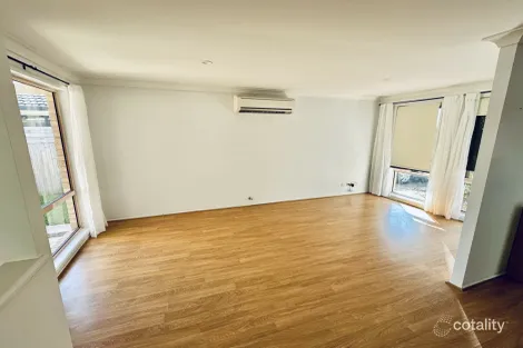 Property photo of 11 Shearer Crescent Blue Haven NSW 2262