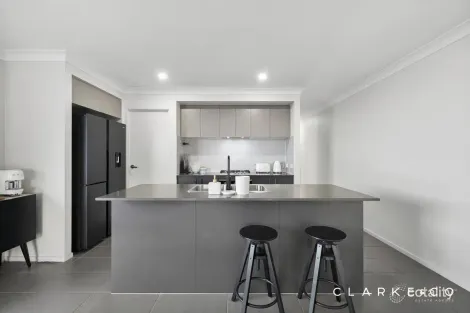 Property photo of 26 Royston Circuit Farley NSW 2320