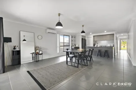 Property photo of 26 Royston Circuit Farley NSW 2320