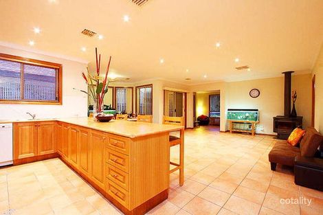 Property photo of 15 Creek View Thomastown VIC 3074