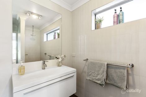 Property photo of 15 Kellerman Crescent Boorooma NSW 2650