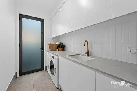 Property photo of 84 Kennington Road Camp Hill QLD 4152