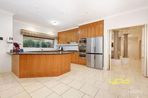 Property photo of 28 Wellington Drive Hillside VIC 3037