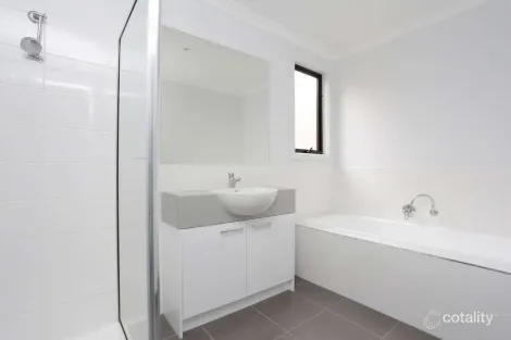 Property photo of 35 Willow Glen Boulevard Cranbourne VIC 3977