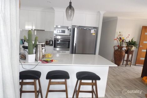 Property photo of 3 Bronte Place Urraween QLD 4655