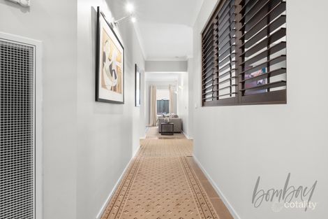 Property photo of 20 Moresby Court Craigieburn VIC 3064