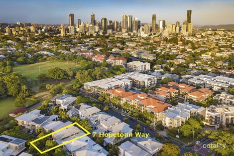 Property photo of 7 Hopetoun Way New Farm QLD 4005