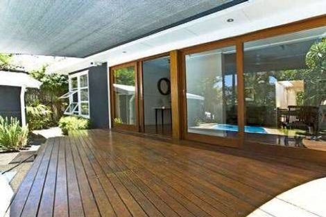 Property photo of 30 Pine Avenue Surfers Paradise QLD 4217