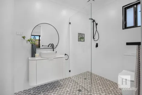 Property photo of 12 Kendall Crescent Norah Head NSW 2263