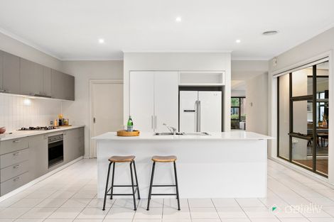 Property photo of 10 Pebble Beach Place Heatherton VIC 3202