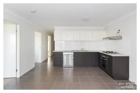Property photo of 2 Tippett Crescent Gracemere QLD 4702