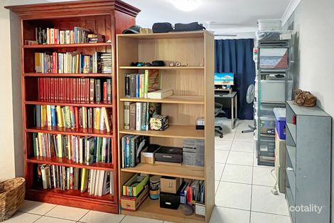 Property photo of 4 Peat Court Nikenbah QLD 4655