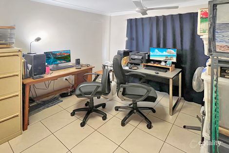 Property photo of 4 Peat Court Nikenbah QLD 4655