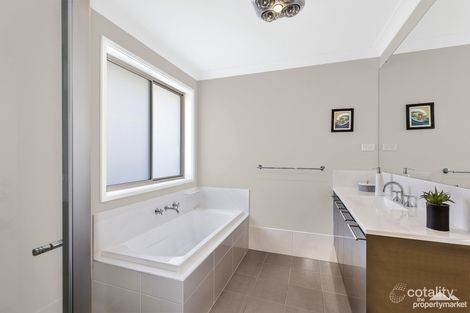 Property photo of 19 Mornington Circuit Gwandalan NSW 2259